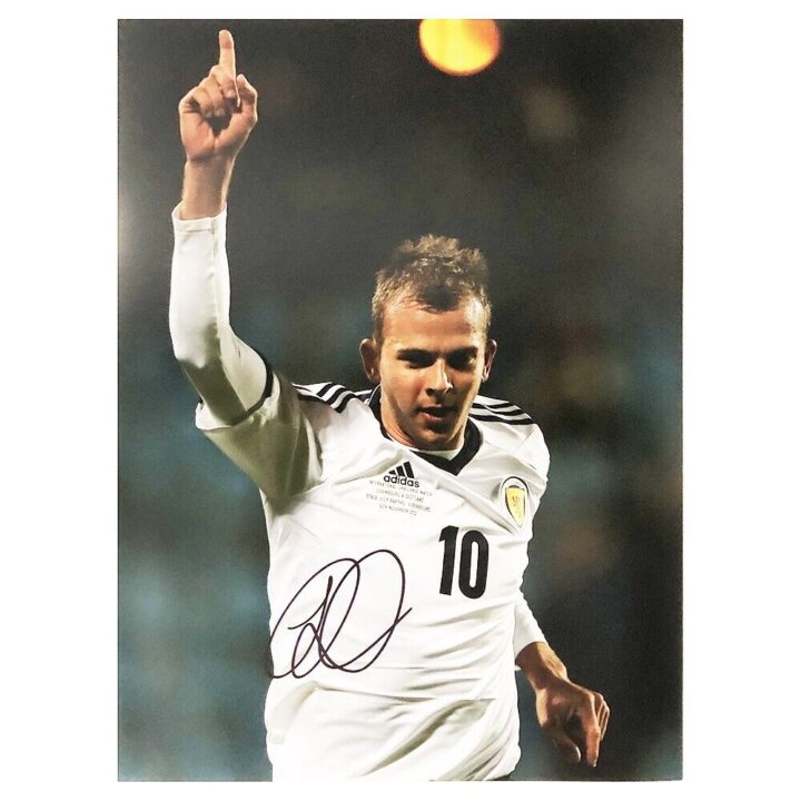 Signed Jordan Rhodes Poster Photo - Scotland Icon