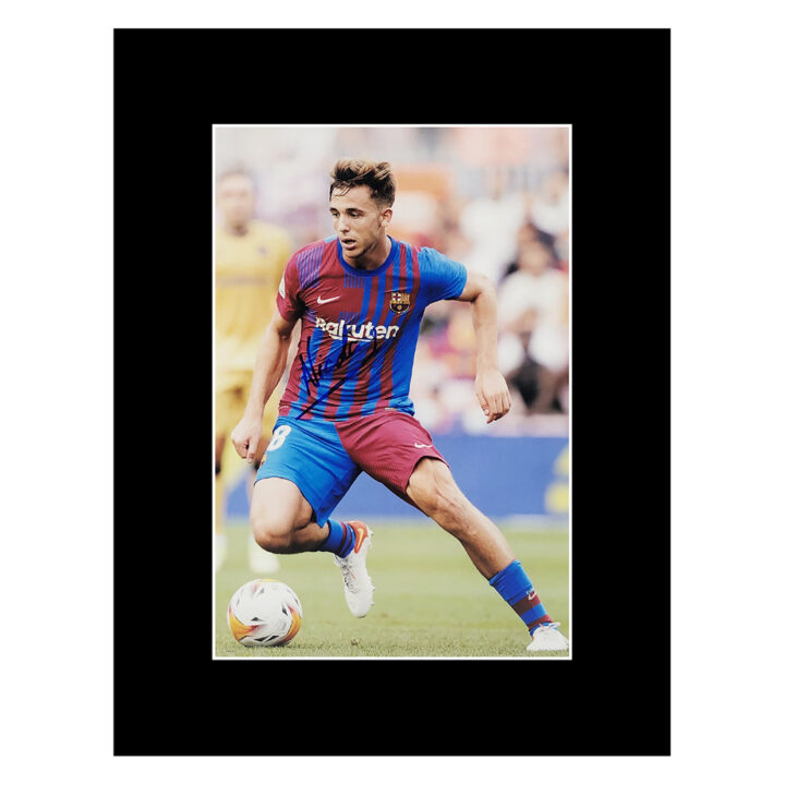 Signed Nico Gonzalez Photo Display - FC Barcelona Icon