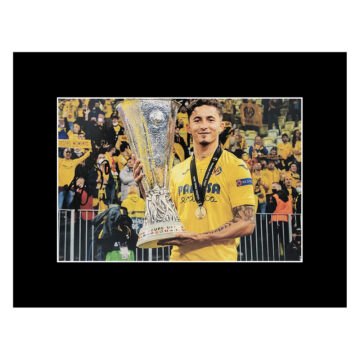 Signed Yeremy Pino Photo Display - Europa League Winner 2021