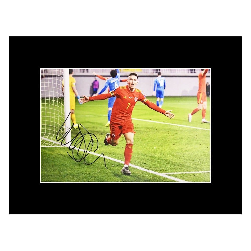 Signed Harry Wilson Photo Display - 16x12 Wales World Cup 2022