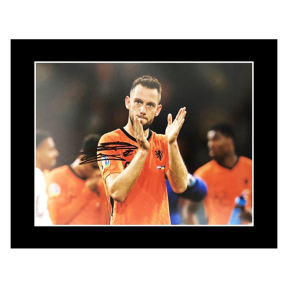 Signed Stefan De Vrij Photo Display - 12x10 Holland World Cup 2022