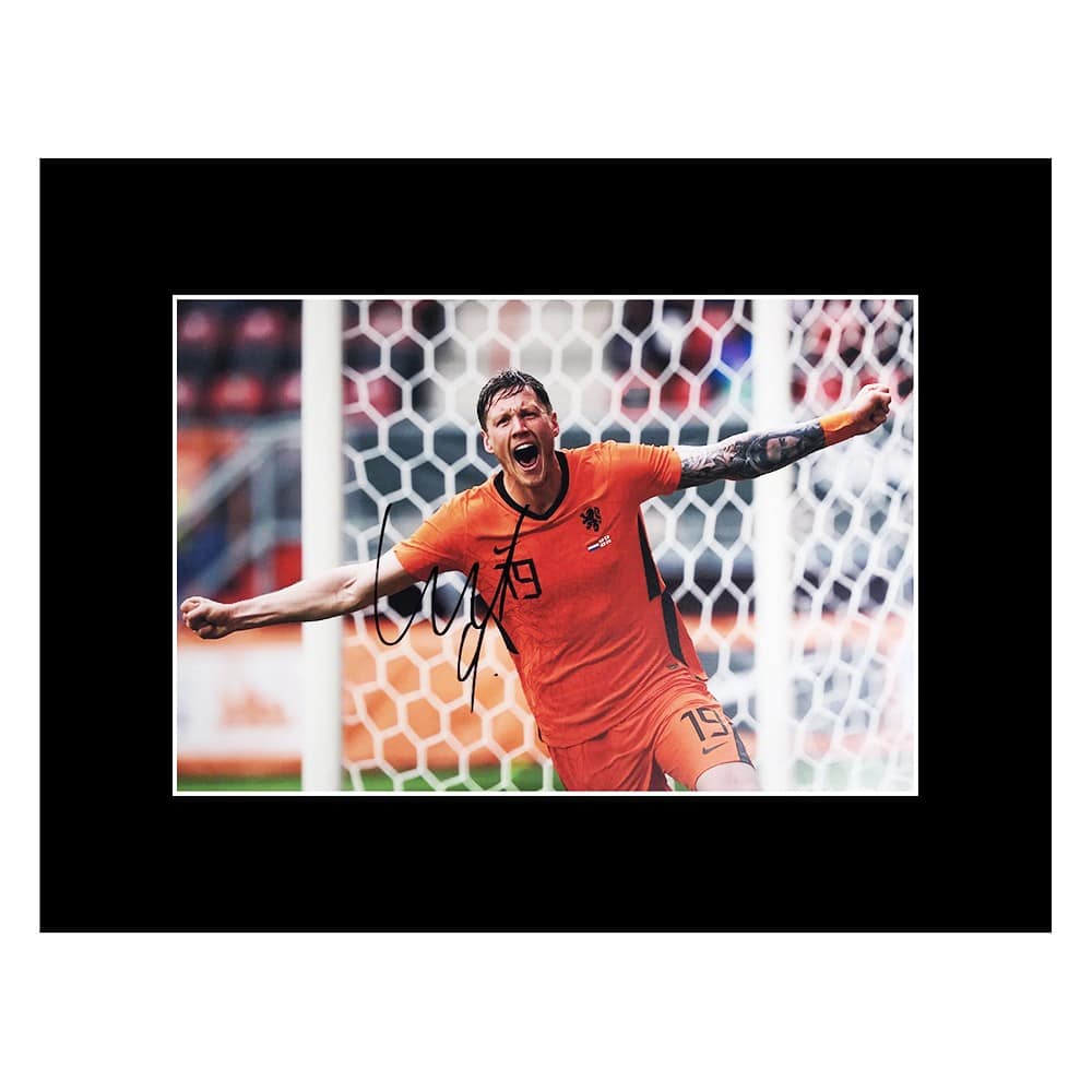 Signed Wout Weghorst Photo Display - 16x12 Holland World Cup 2022