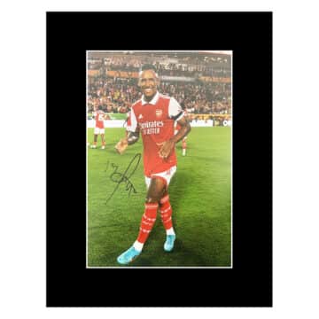 Signed Marquinhos Photo Display - 16x12 Arsenal Icon