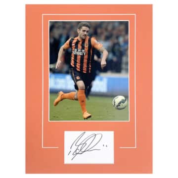 Signed Robbie Brady Photo Display - 16x12 Hull City Icon