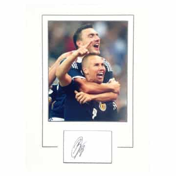 Signed Robert Snodgrass Photo Display - 16x12 Scotland Icon