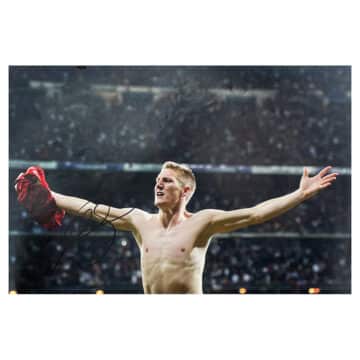 Signed Bastian Schweinsteiger Poster Photo - 18x12 Bayern Munich Icon