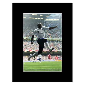 Signed Darren Bent Photo Display - 16x12 England Icon