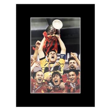 Signed Iker Casillas Photo Display - 16x12 Euro 2012 Winenr