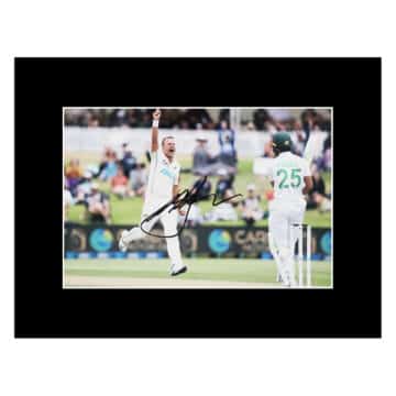 Signed Neil Wagner Photo Display 16×12 – New Zealand Icon