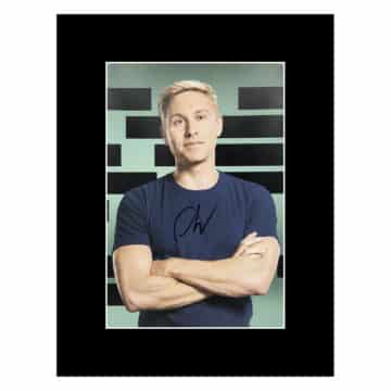 Signed Russell Howard Photo Display 16×12 – TV Icon