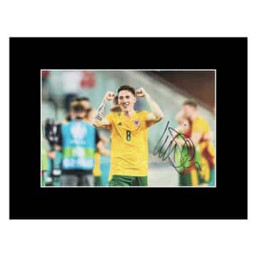 Signed Harry Wilson Photo Display 16×12 – Wales Icon