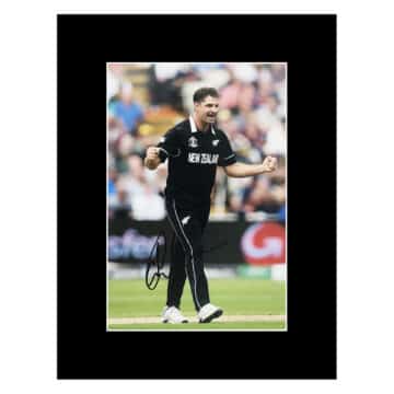 Signed Colin de Grandhomme Photo Display – 16×12 New Zealand Icon