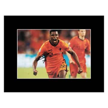 Signed Denzel Dumfries Photo Display – 16×12 Holland Icon