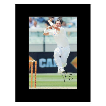 Signed Yasir Shah Photo Display - 16x12 Pakistan Cricket Icon