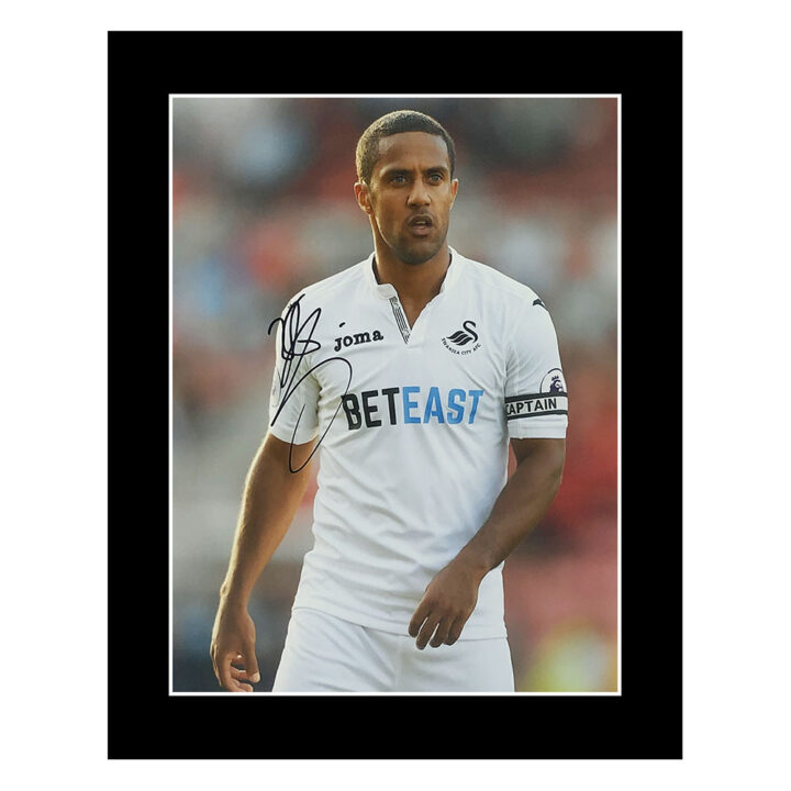 Signed Wayne Routledge Photo Display 12x10 - Swansea City Autograph