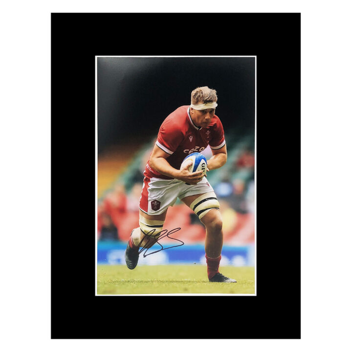 Signed Ben Carter Photo Display 16x12 - Wales Rugby Icon