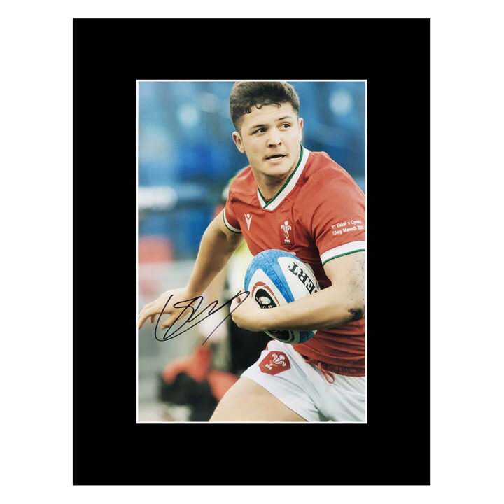 Signed Callum Sheedy Photo Display 16x12 - Wales Icon