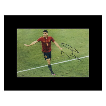 Signed Gerard Moreno Photo Display - 16x12 Spain Icon Autograph