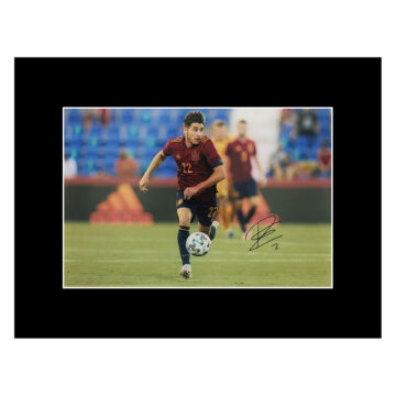 Signed Oscar Gil Photo Display - 16x12 Spain Icon Autograph