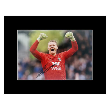 Autograph Bernd Leno Photo Display 16x12 - Fulham Icon