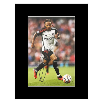 Autograph Bobby De Cordova-Reid Photo Display - 16x12 Fulham Icon