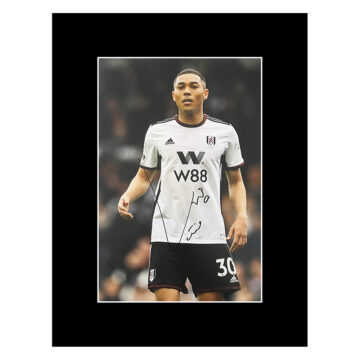 Autograph Carlos Vinicius Photo Display - 16x12 Fulham Icon