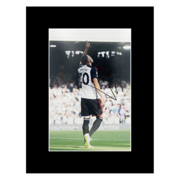 Autograph Carlos Vinícius Photo Display 16x12 - Fulham Icon