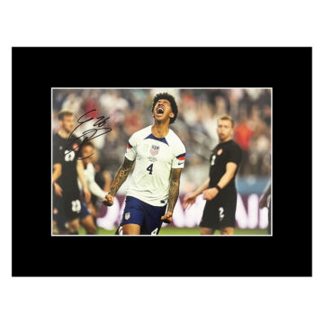 Autograph Chris Richards Photo Display 16x12 - USMNT Icon