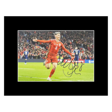 Autograph Harry Wilson Photo Display - 16x12 Wales Football Icon