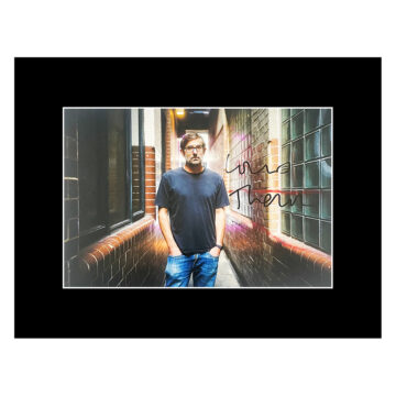 Autograph Louis Theroux Photo Display 16x12 - TV Icon