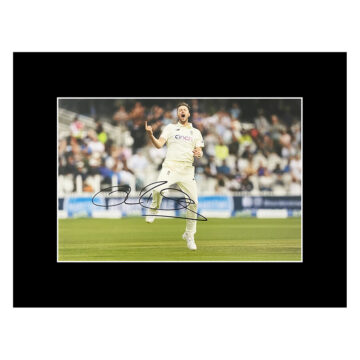 Autograph Ollie Robinson Photo Display 16x12 - England Cricket Wicket