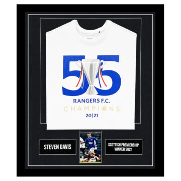 Signed Steven Davis Framed Display Shirt - Scottish Premiership Winner 2021