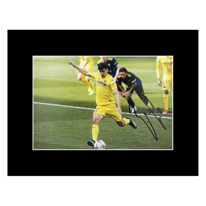 Signed Gerard Moreno Photo Display - 16x12 Villarreal CF Icon